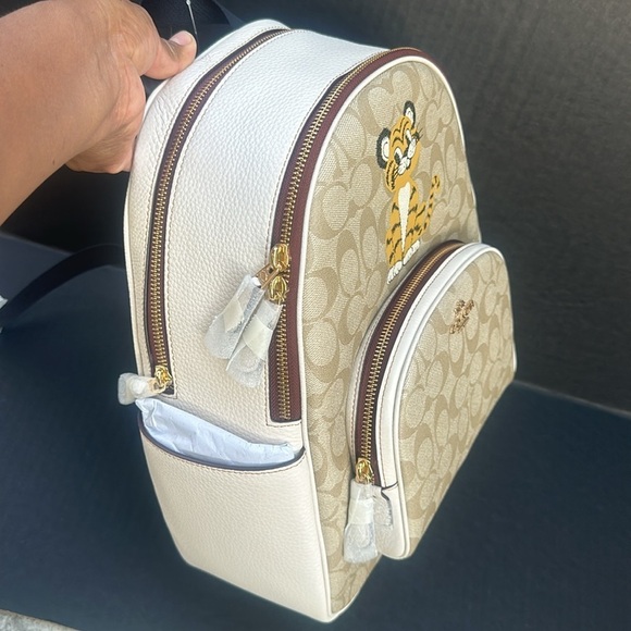 New COACH Backpack In Signature Canvas With Tiger main image 4